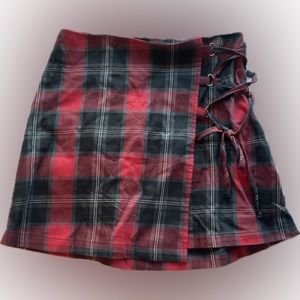 Wild fable black and red plaid skirt xxs